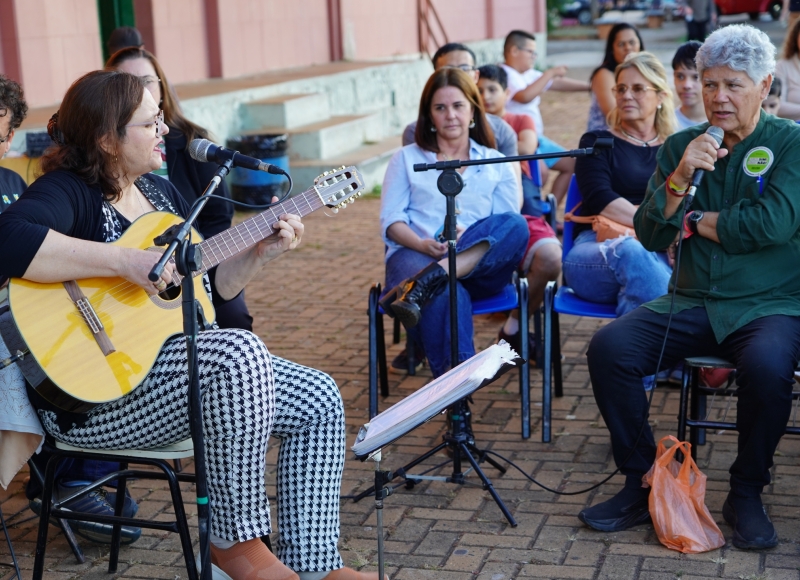 Cerimônia de entrega dos certificados do 12º Conc. Liter. “Chico Alencar” tem noite de celebração à escrita e à música