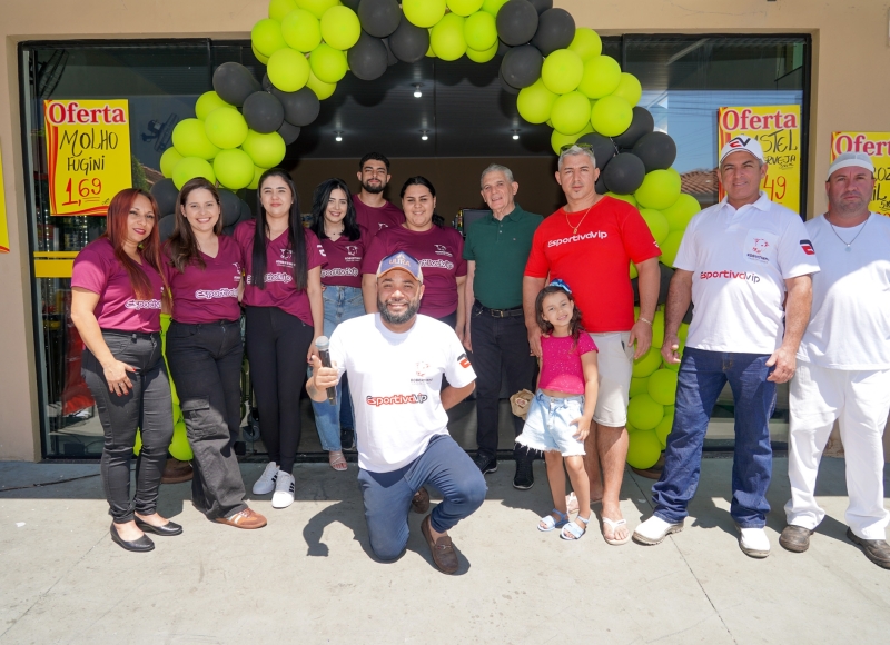 Diretoria de Desenvolvimento Econômico prestigia inauguração de novo mini mercado em Santa Rosa de Viterbo