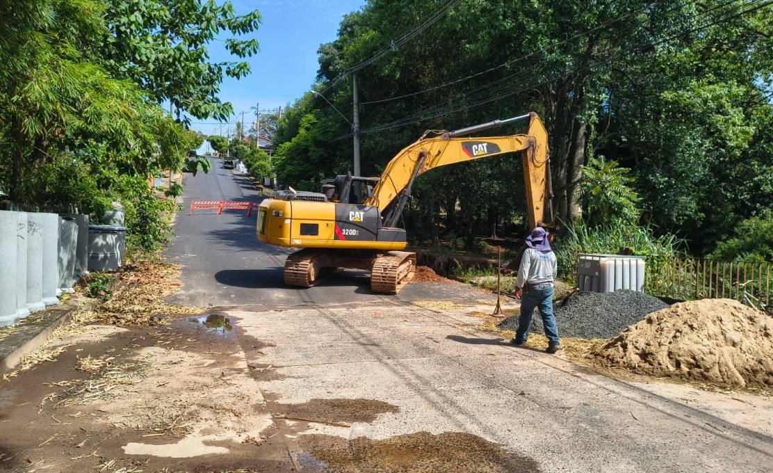 Início de obra na Rua Porto Alegre