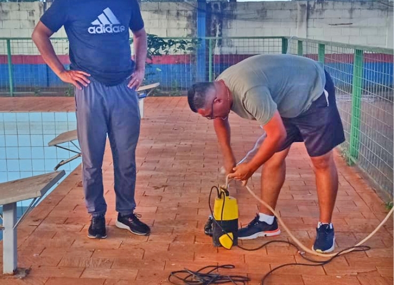 Nota sobre a Piscina semiolímpica: Escoamento previsto para amanhã está sendo feito neste momento