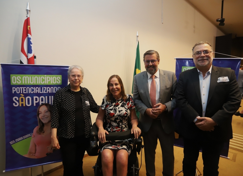 Prefeito Omar Nagib em busca de recursos federais