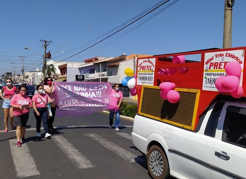 Caminhada marca ação do “Outubro Rosa”