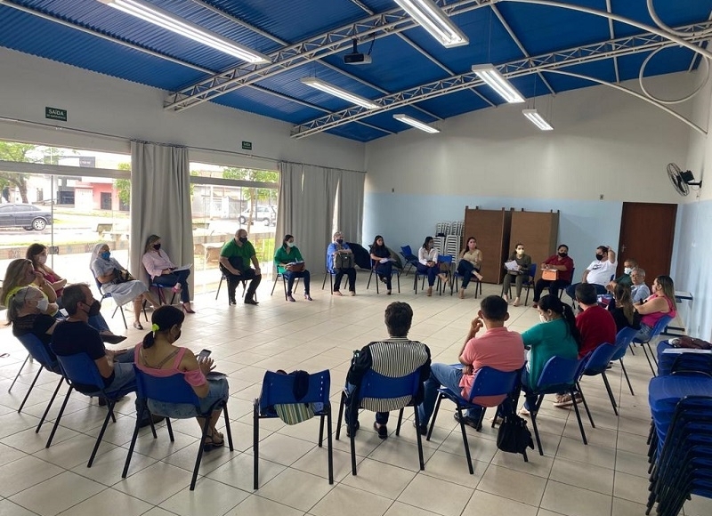 Departamento de Educação realiza reunião com diretores das escolas