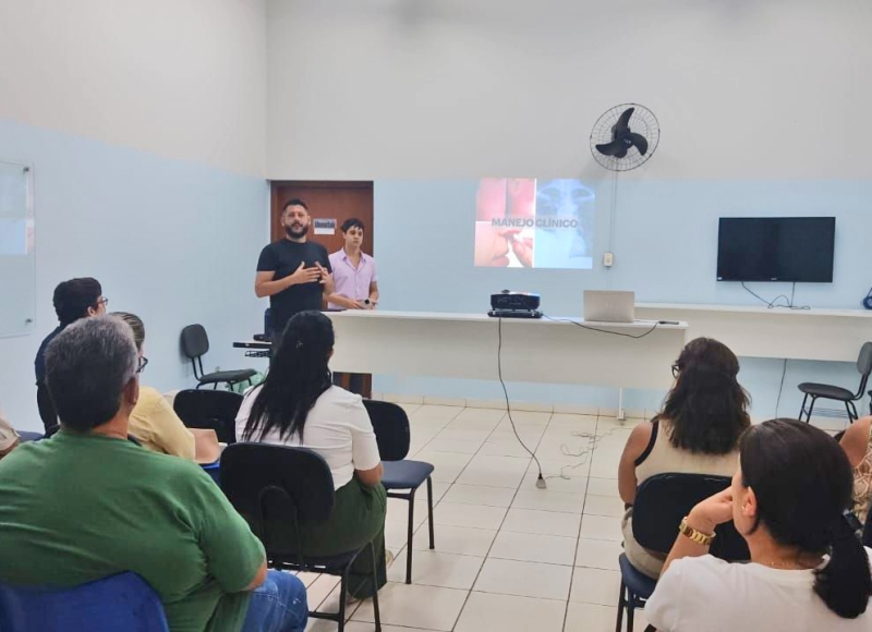 Diretoria Municipal de Saúde promove capacitação sobre Manejo Clínico da Dengue