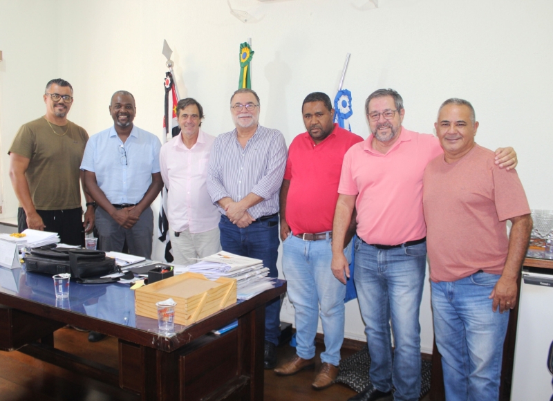 Prefeito Omar Nagib e vice-Prefeito Paulão Santos recebem visita de assessores da Deputada Estadual Thainara Faria (PT)