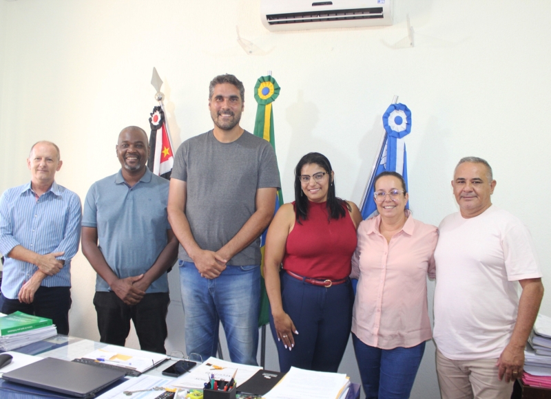 Assessora do Deputado Luiz Carlos Motta é recebida no gabinete para fortalecer parcerias com o município